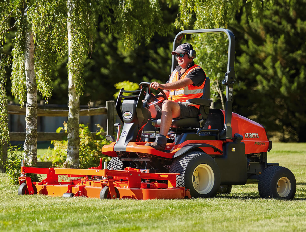 0000 Kubota F3690