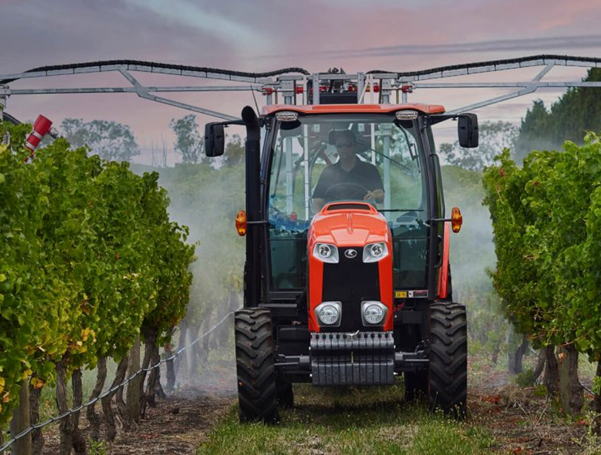 Kubota  M100  M110GX Tractor