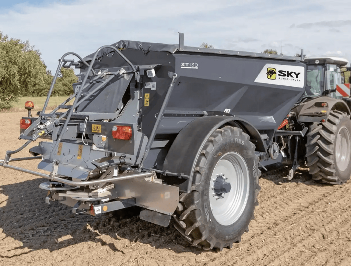 XT100 160 Trailed Fertiliser Spreaders